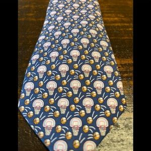 Vineyard Vines boys Basketball tie